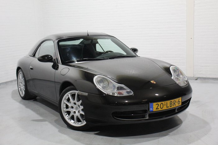 Preview of the first image of Porsche - 911 (996) Carrera 4 Cabriolet - 2000.