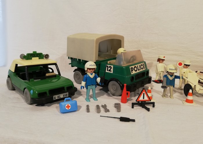 Image 2 of Playmobil Geobra (1 klicky) - Collection of vintage Playmobil emergency services Fire/Police/Ambula