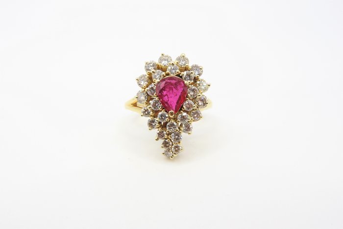Preview of the first image of 18 kt. Gold, Yellow gold - Ring - 1.17 ct Ruby - Diamonds.