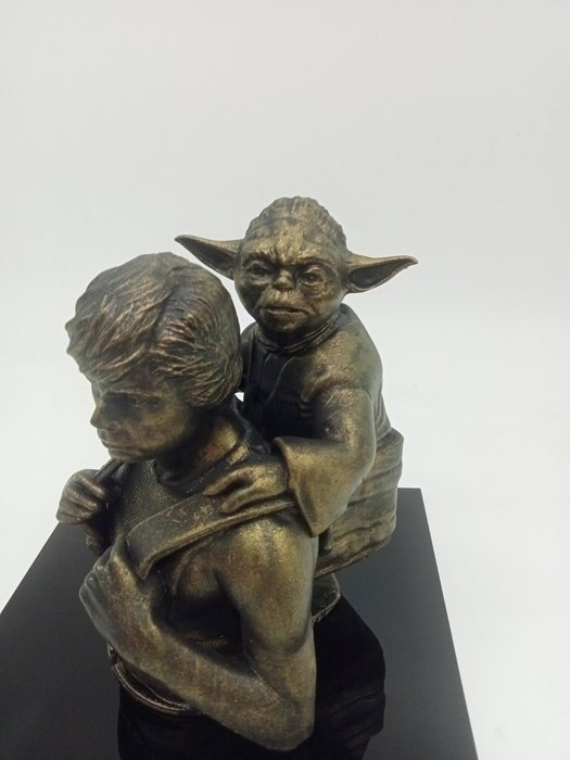 Star Wars Episode V: The Empire Strikes Back – Luke skywalker & Yoda – Kunstwerk, Sculpture by Artist Nicole Lubbers (15×10 cm)