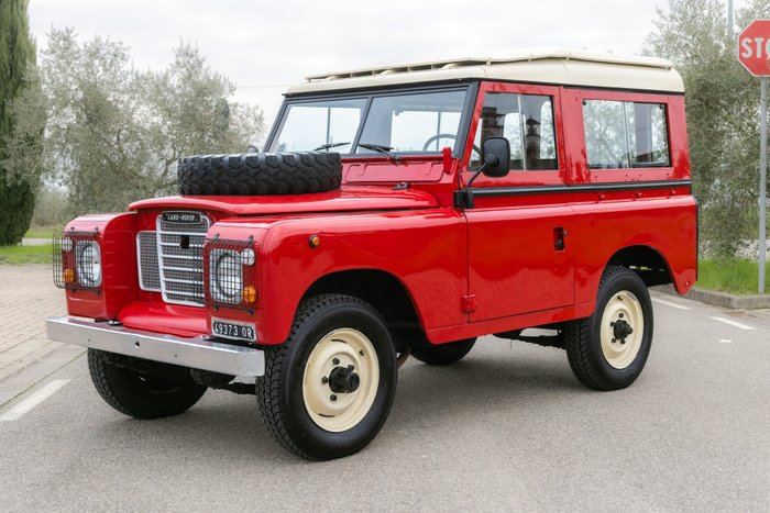 Land Rover - 88 Series 3 