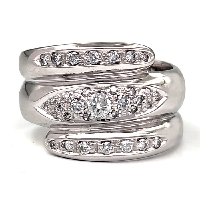 Preview of the first image of 18 kt. White gold - Ring - 0.96 ct Diamonds.