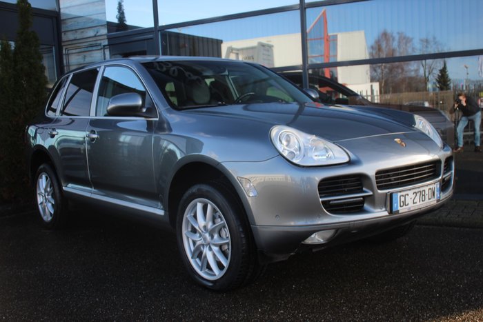 Preview of the first image of Porsche - Cayenne S V8 4.5 - 2004.