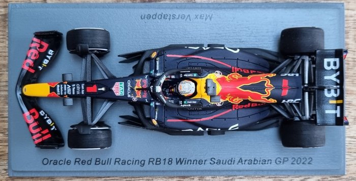 Image 3 of Spark - 1:43 - Oracle Red Bull Racing RB18 #1 Max Verstappen - Winner Saudi Arabian GP - F1 World C