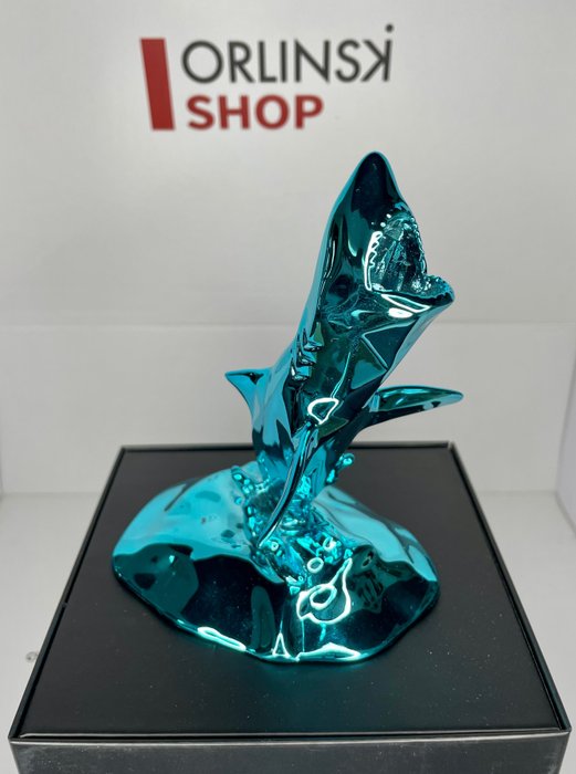 Preview of the first image of Richard Orlinski (1966) - THE SHARK SPIRIT (Aqua Blue Édition).
