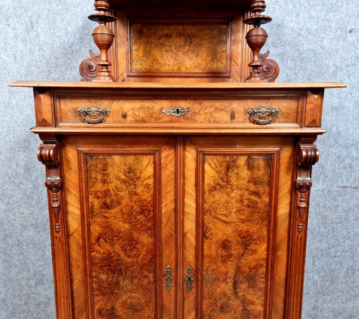 Image 3 of Cabinet, Walnut and burl cabinet, a so-called Vertiko - Walnut - Late 19th century