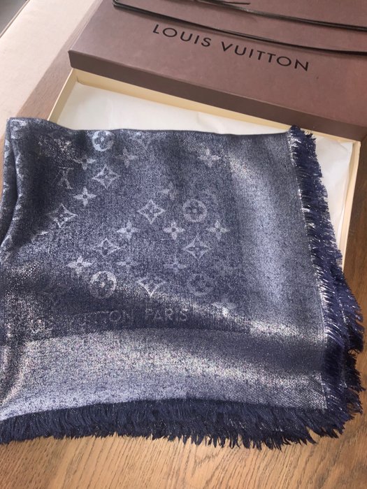Sold at Auction: Louis Vuitton, Louis Vuitton x Supreme Limited Edition Red  Monogram Wool and Cashmere Blanket