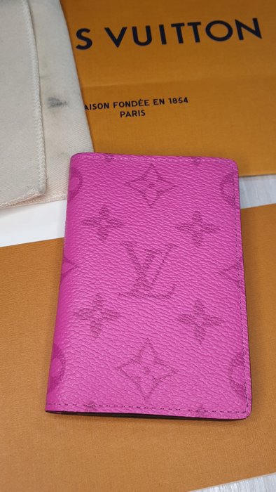 Louis Vuitton Passport Organizer Wallet