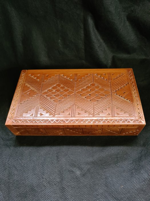 Portagioie (5) - Scatole portaoggetti diversi tipi di legno - Catawiki