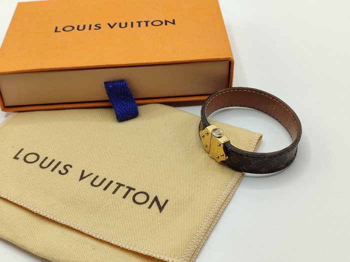 LOUIS VUITTON Monogram Jonc Bracelet | Luxity