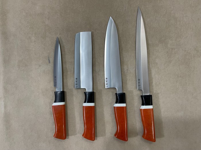 Table knife (4) - Set of Japanese Yanagiba, Santoku, Nakiri & Petty Professional Chef Knives - D2 Steel, Black, White & Orange Resin Handle