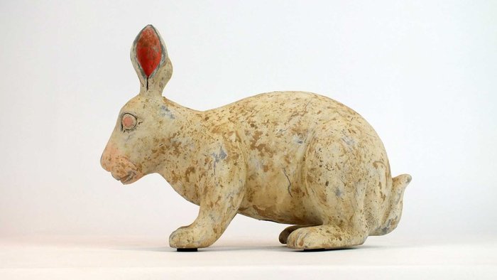 Antico cinese Terracotta, Una ceramica dipinta Modello di coniglio Recumbet - 20 cm