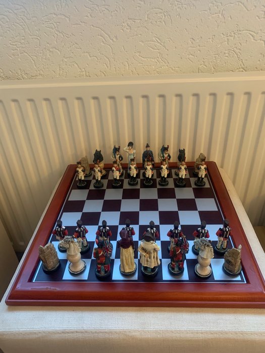 Jogo de xadrez histórico Batalha de Waterloo Napoleão (1) - Madeira,  Polistone - Catawiki