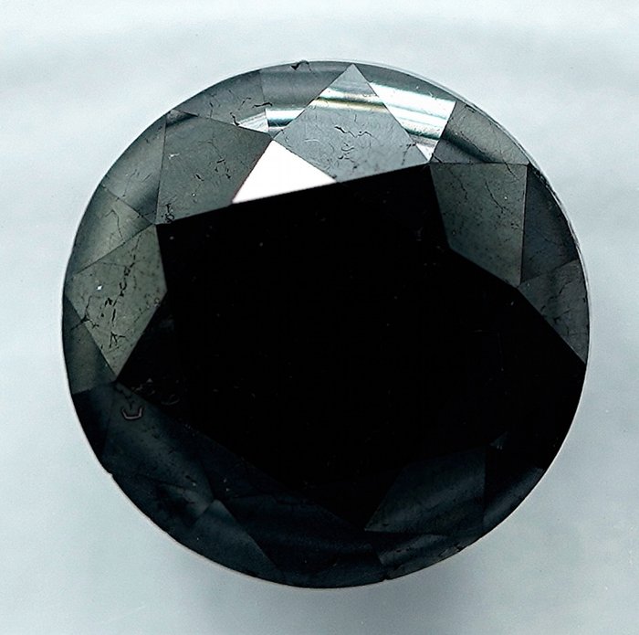 1 pcs 钻石  (经彩色处理)  - 3.68 ct 黑色 - 实验室报告中未指明 - 国际宝石研究院（IGI）