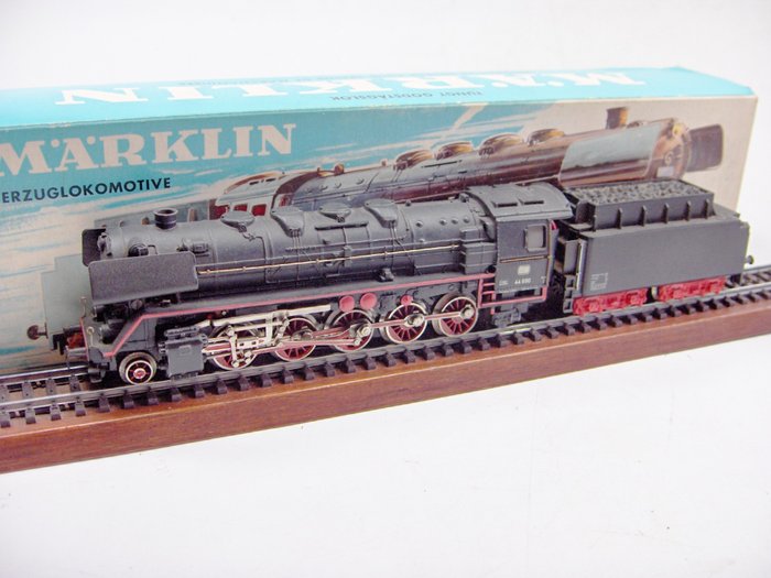 Märklin H0 - 3047.3 - Locomotiva a vapore con tender - BR 44 con telex - DB
