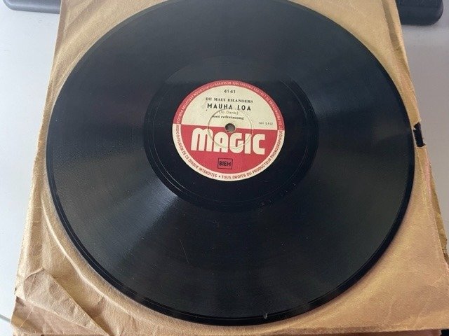 26 beautiful Jazz, Hawaiian and Pacific Records From Hilo-Hawaiian, The Kilima Hawaiians and many - All on Magic, Elite Special, Odeon, Parlophone and more Record labels - 78 rpm - Records shellac