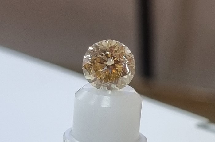 1 pcs 钻石 - 1.02 ct - 圆形 - 中彩黄带褐橙 - I1 内含一级