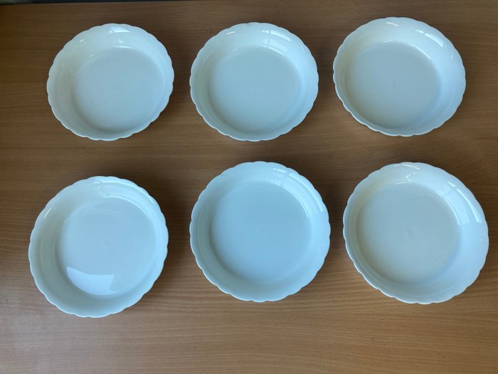 Marcel Wanders - Table service - Porcelain, Six KLM round dishes, casserole dishes, plates