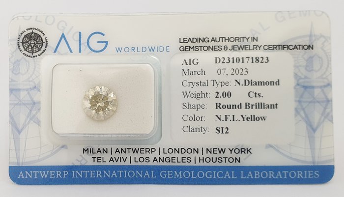 1 pcs Diamante  (Colorato naturale)  - 2.00 ct - Fancy light Giallo - SI2 - Antwerp International Gemological Laboratories (AIG Israele)