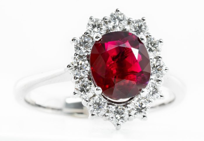 *No Reserve* - 18 karaat Witgoud - Ring - 1.54 ct Robijn - Intens rood en VS-diamanten