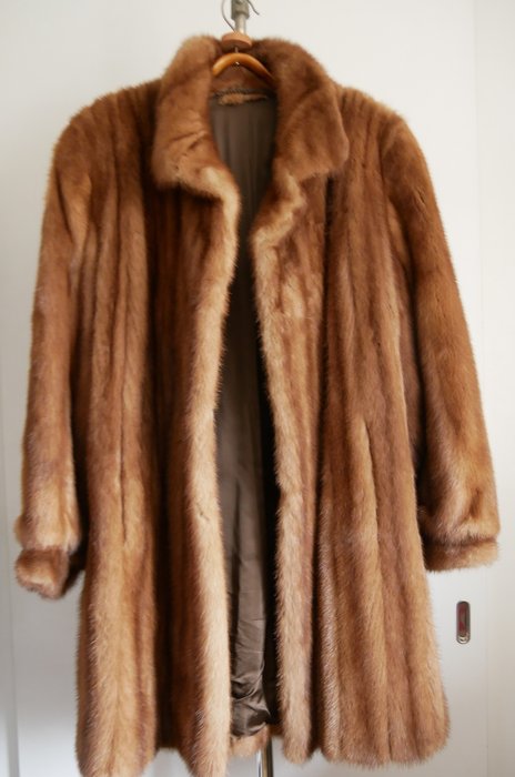 Artisan Furrier - Mink Fur coat - Made in: Switzerland