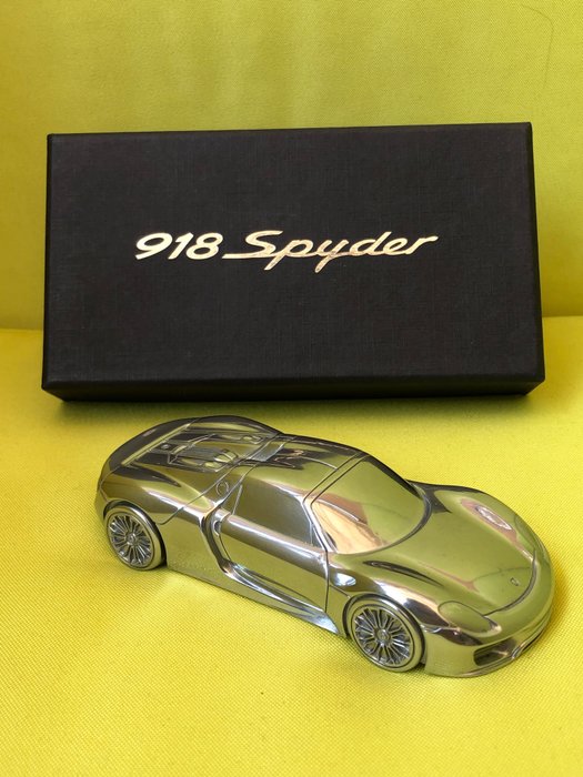 保时捷 918 Spyder 员工版镇纸 - Porsche