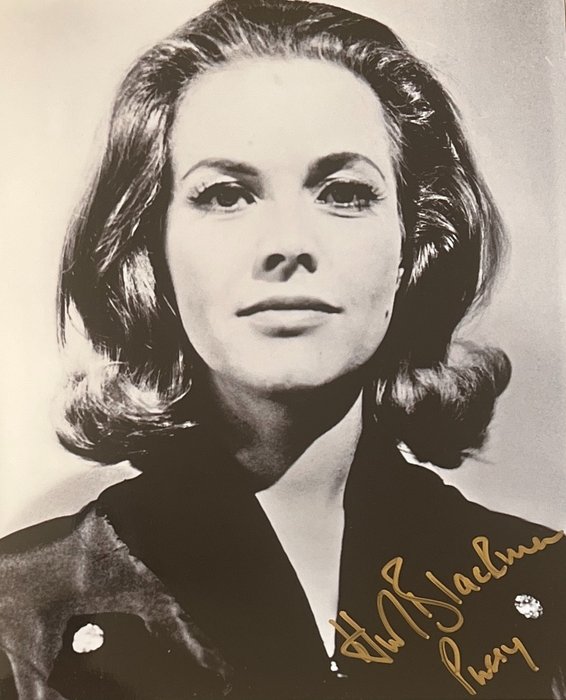 James Bond 007: Goldfinger - Honor Blackman "Pussy Galore" - 亲笔签名, 照片, Signed with Certified Genuine b´bc holographic COA