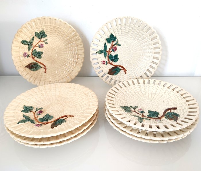 Plate (8) - décor de framboises - Ceramic