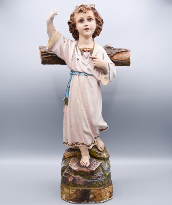 Scultura, Niño Jesús con cruz - 40 cm - Pasta di legno dipinta a mano
