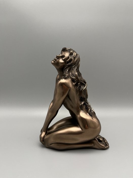 Estatueta, Body Talk - Vrouw - Bronskleurig - 14 cm - Resina