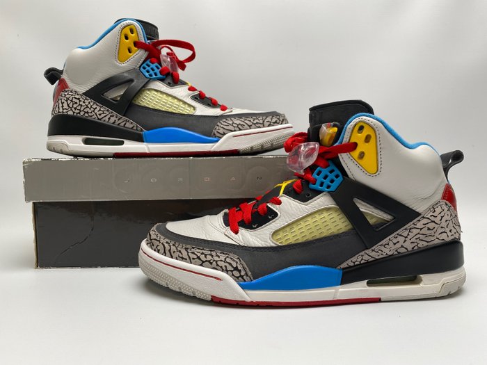 Air Jordan - Sneaker - Größe: Shoes / EU 43