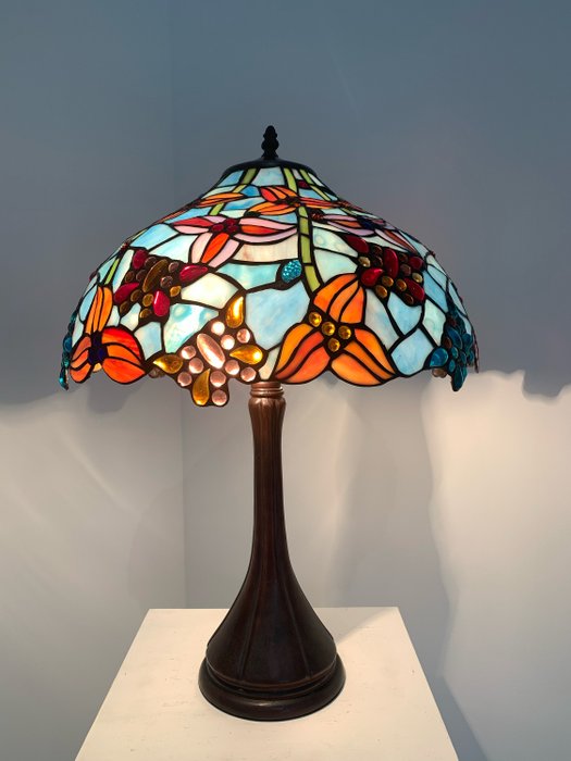 Stile Tiffany - Bordlampe - Farvet glas