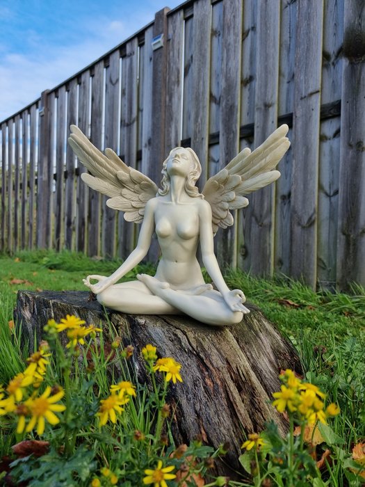 Posąg, Large Angel in Yoga Pose - 27 cm - żywica