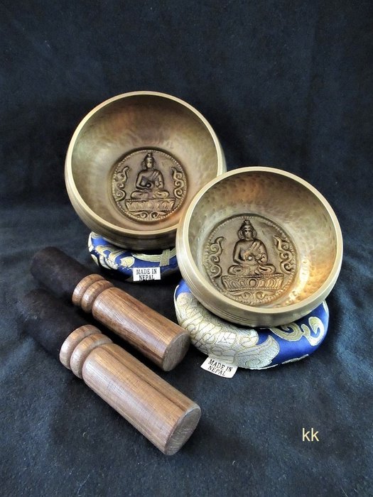 Tigela de canto - Taças cantantes - 2 conjuntos novos de 3 peças - Bronze - Budismo - Nepal feito à mão - Original - 2024
