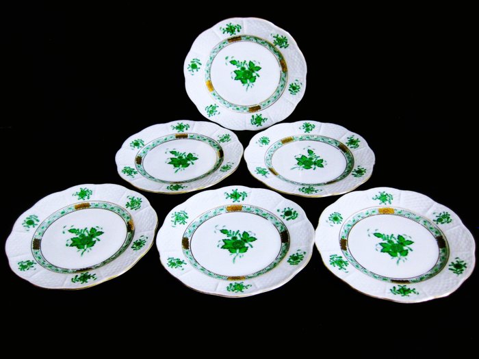 Herend – Zes Herend bordjes Ø 15 cm. (6) – Porselein – Chinese Bouquet – patroon  “Apponyi Green”