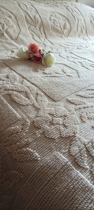 壯觀的巨型純棉織機被子，壓花花卉和幾何圖案 - 247 厘米 - 床罩 - 247 cm - 233 cm