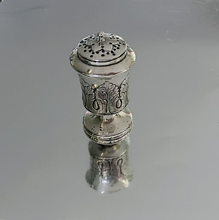 瓮形脚轮 - .925 银 - 欧洲 - Late 18th century