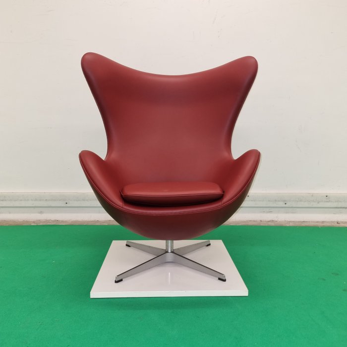 Fritz Hansen - Arne Jacobsen - Poltrona (1) - Cadeira Ovo - Pele