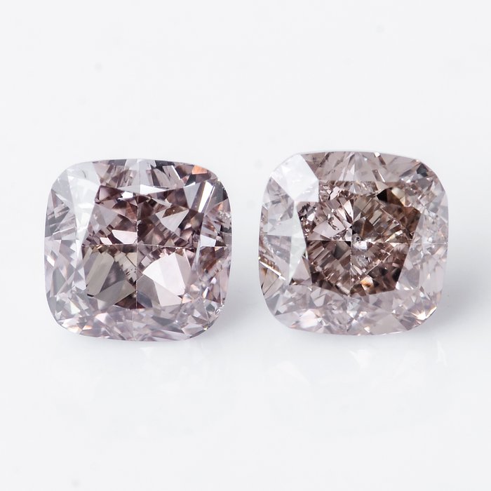 2 pcs 鑽石 - 1.04 ct - 明亮型, 氣墊改性輝煌 - Natural Fancy Brown - SI2 - SI3