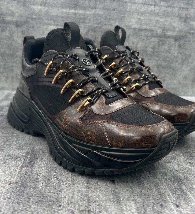 Louis Vuitton - Sneakers - Size: UK 11 - Catawiki