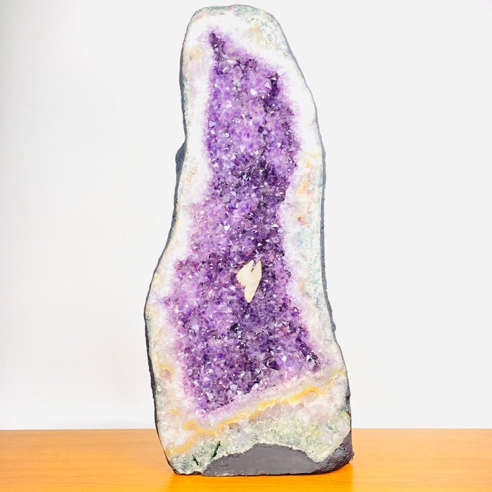 Amethyst purple super extra Geode - Height: 500 mm - Width: 210 mm- 14 kg