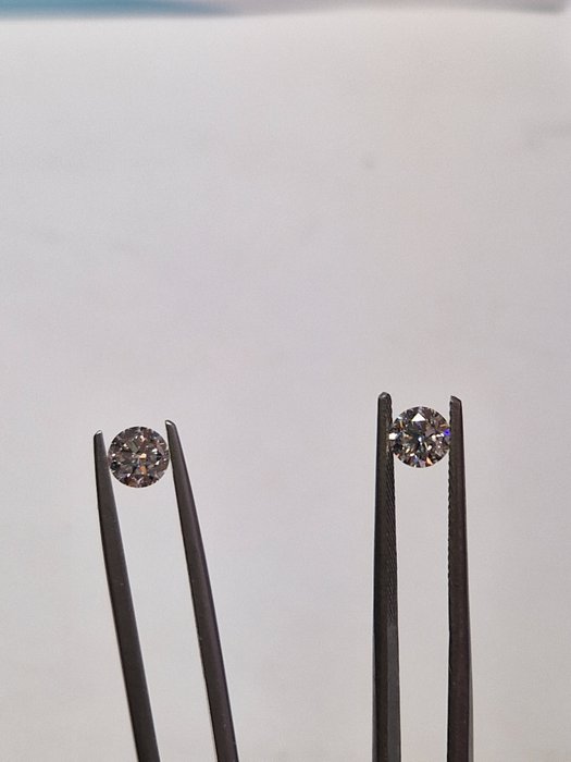 2 pcs 钻石 - 1.40 ct - 圆形, 明亮型 - F - VS2 轻微内含二级