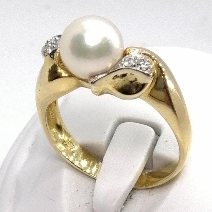 18 kt. Gold - Ring Akoya Pearl - Diamonds