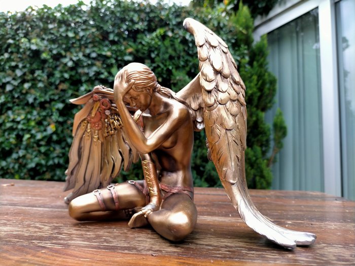 Estátua, thinking angel steampunk - 37 cm - resina mgo