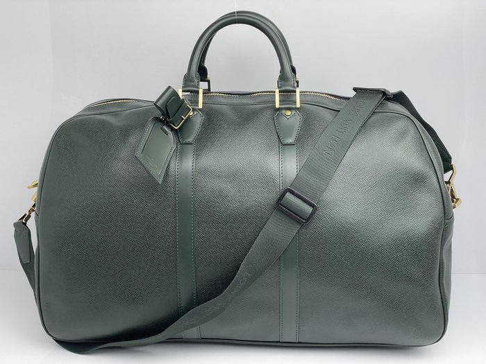 Louis Vuitton - Kendall PM Taiga Travel bag - Catawiki