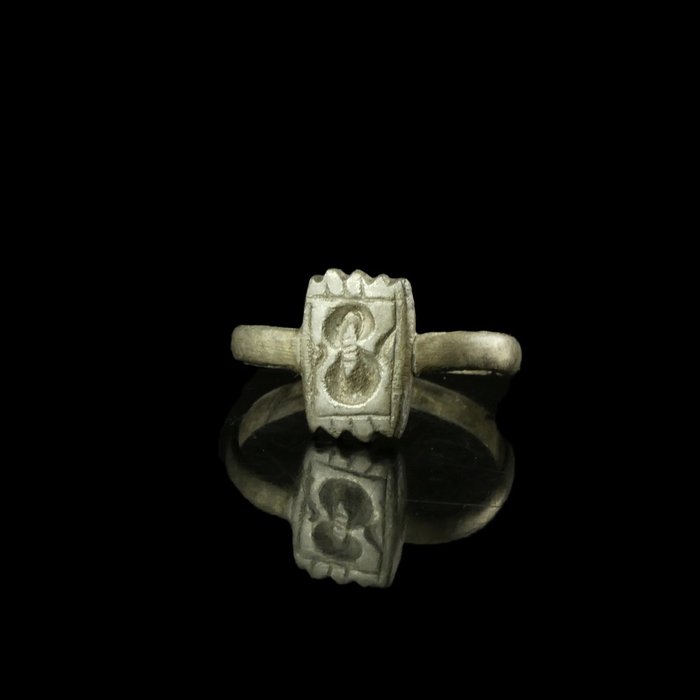 Középkori Ezüst Pecsétgyűrű végtelen szimbólummal