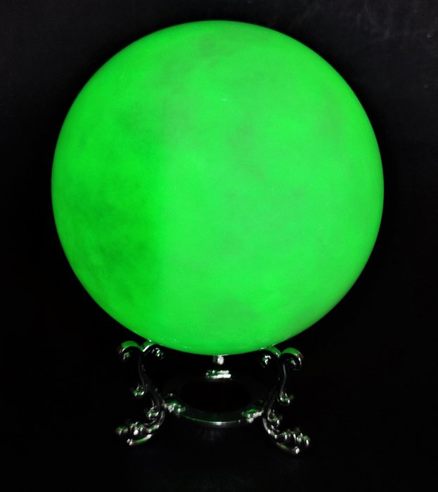 Belle calcite Sphère 80 mm avec support- 723 g