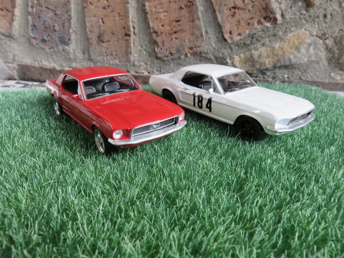 Norev 1:18 - 1 - Model sports car - Ford Mustang Hardtop Coupe 1965 -  Catawiki