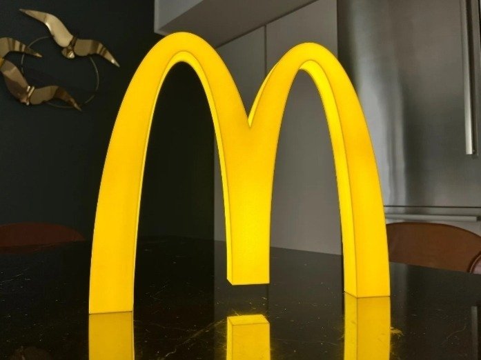 LAMPADA INSEGNA LUMINOSA McDonalds fan Art  produzione artigianale decorativa - 照明标志 - 塑料