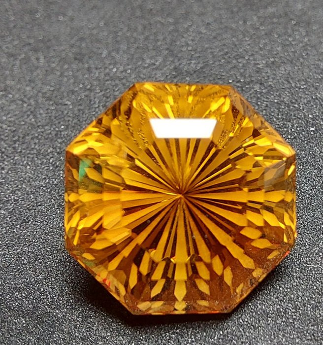 黄水晶 - 9.80 ct